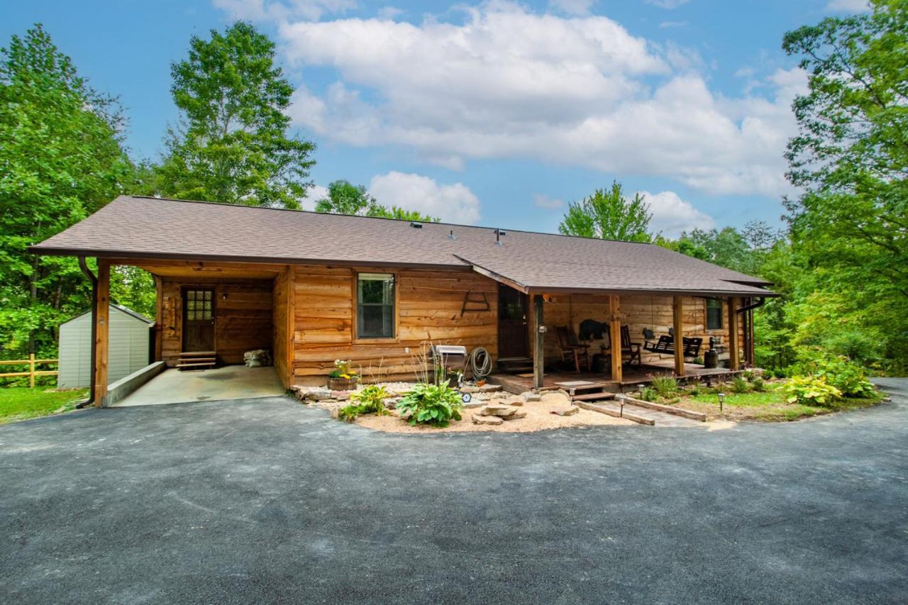Forest Home Hot Tub Fire Pit Pool Table Pigeon Forge Exterior photo